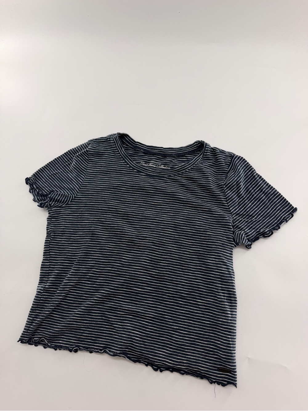 Hollister Must Have Collection Navy Blue White Striped Crop Top Shirt Teen Small